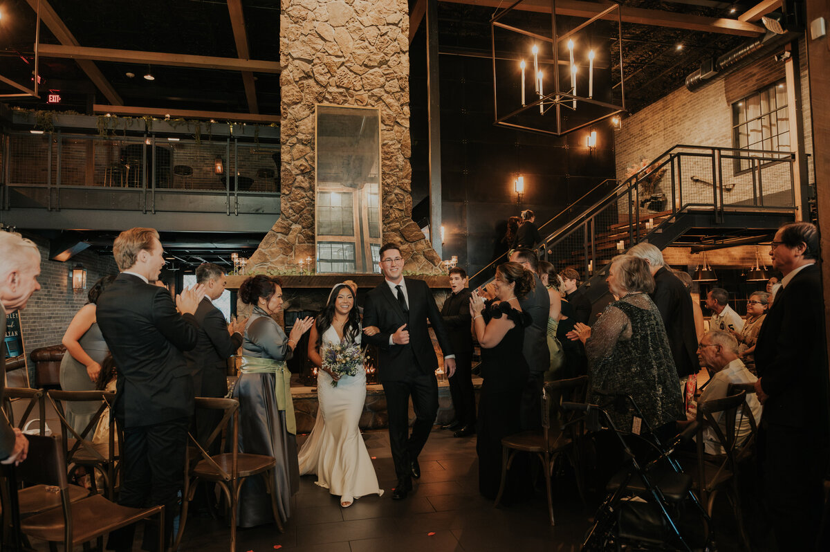 jujuphotography-stpetersburgphotographer-weddingphotography-stpetersburgweddingphotographer-urbanstillhouse-ashleyandryan-625