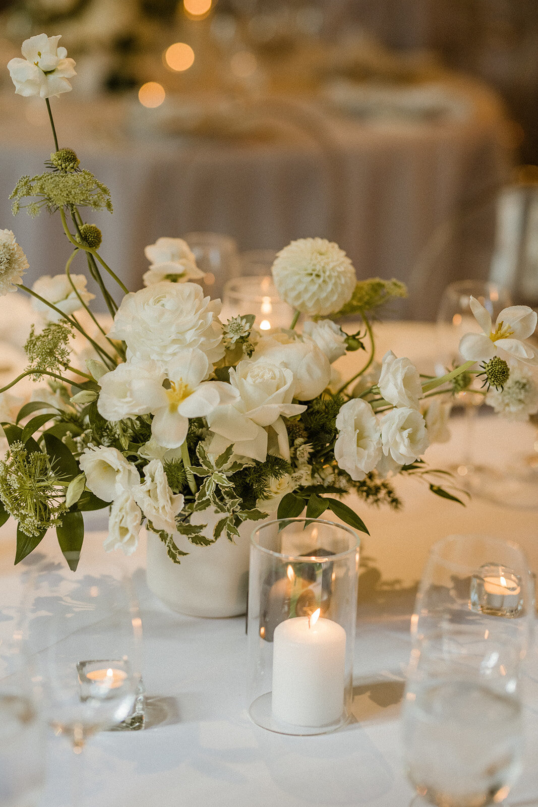 toronto-downtown-spadina-museum-the-great-hall-wedding-couples-session-summer-torontovibes-romantic-whimsical-artsty-indie-movie-564