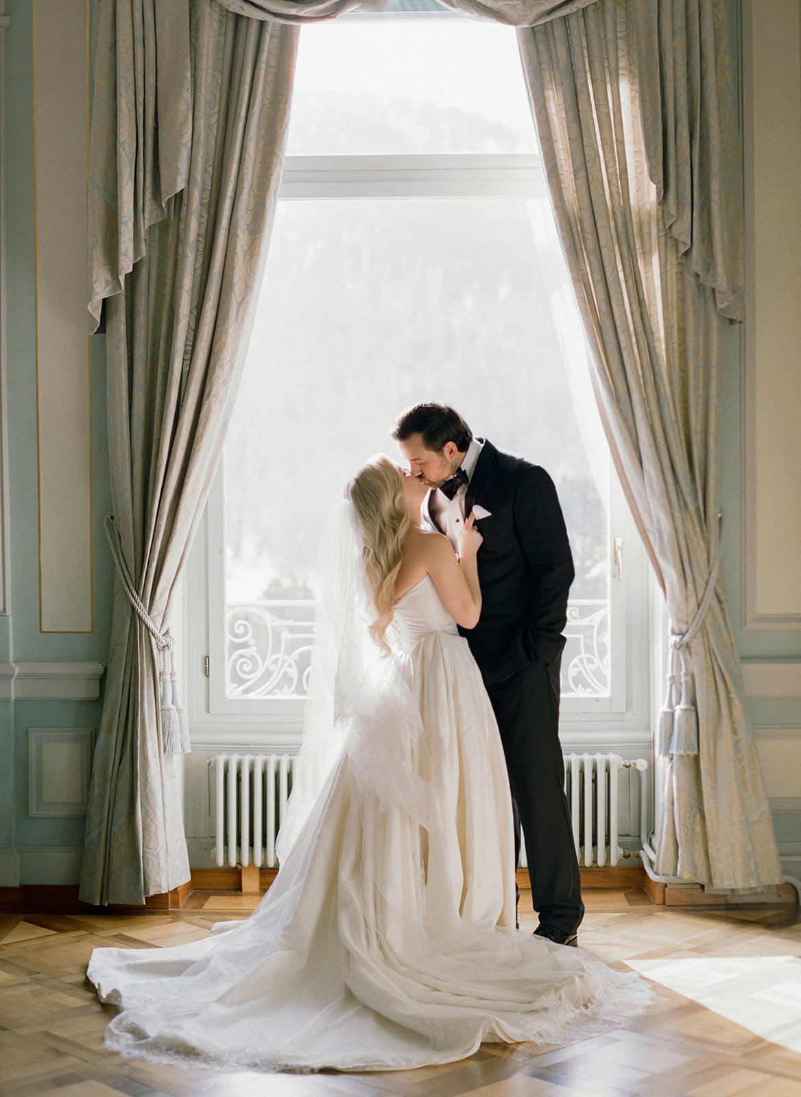 Powers_Wilson_Switzerland_Wedding_BrideandGroom_TaraHodgesPhotography026