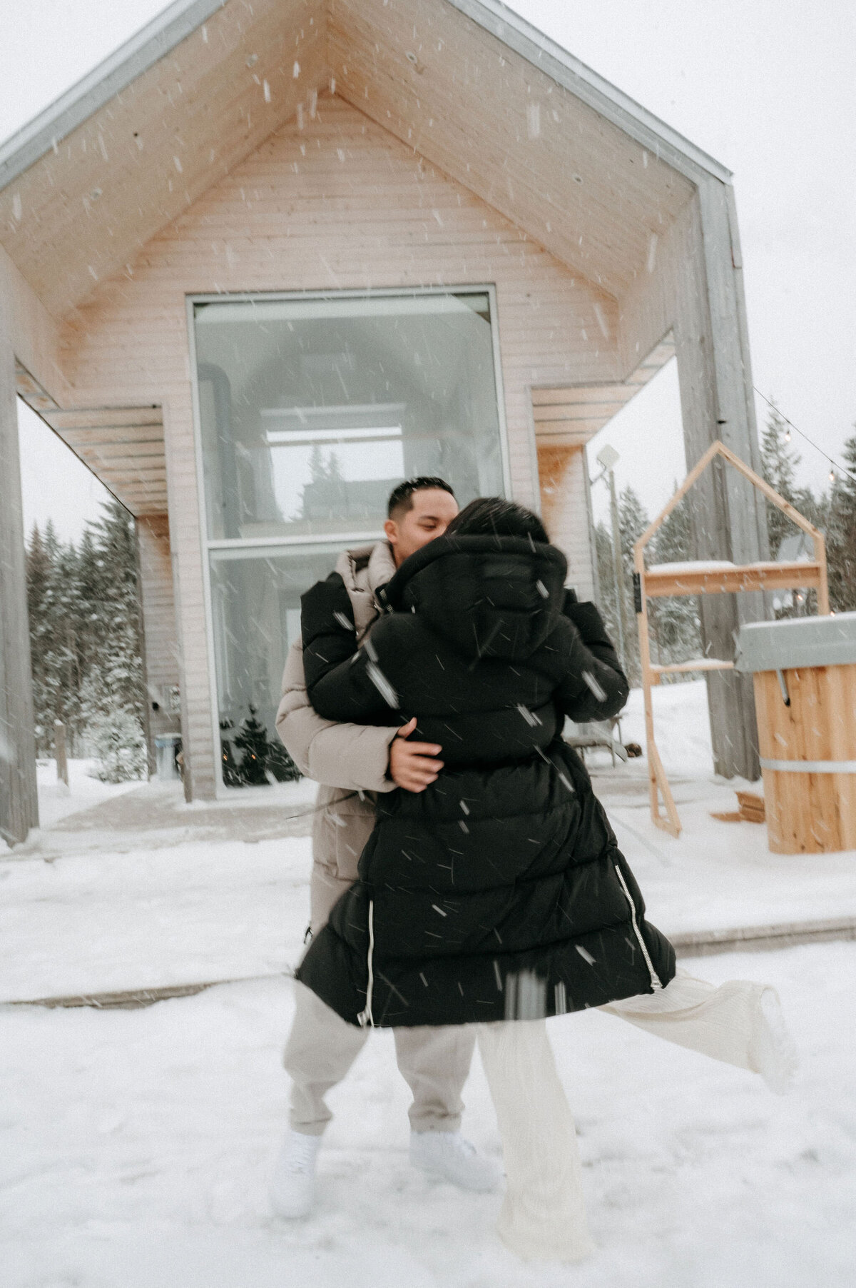 S-R_Winter-Elopement-Quebec-94