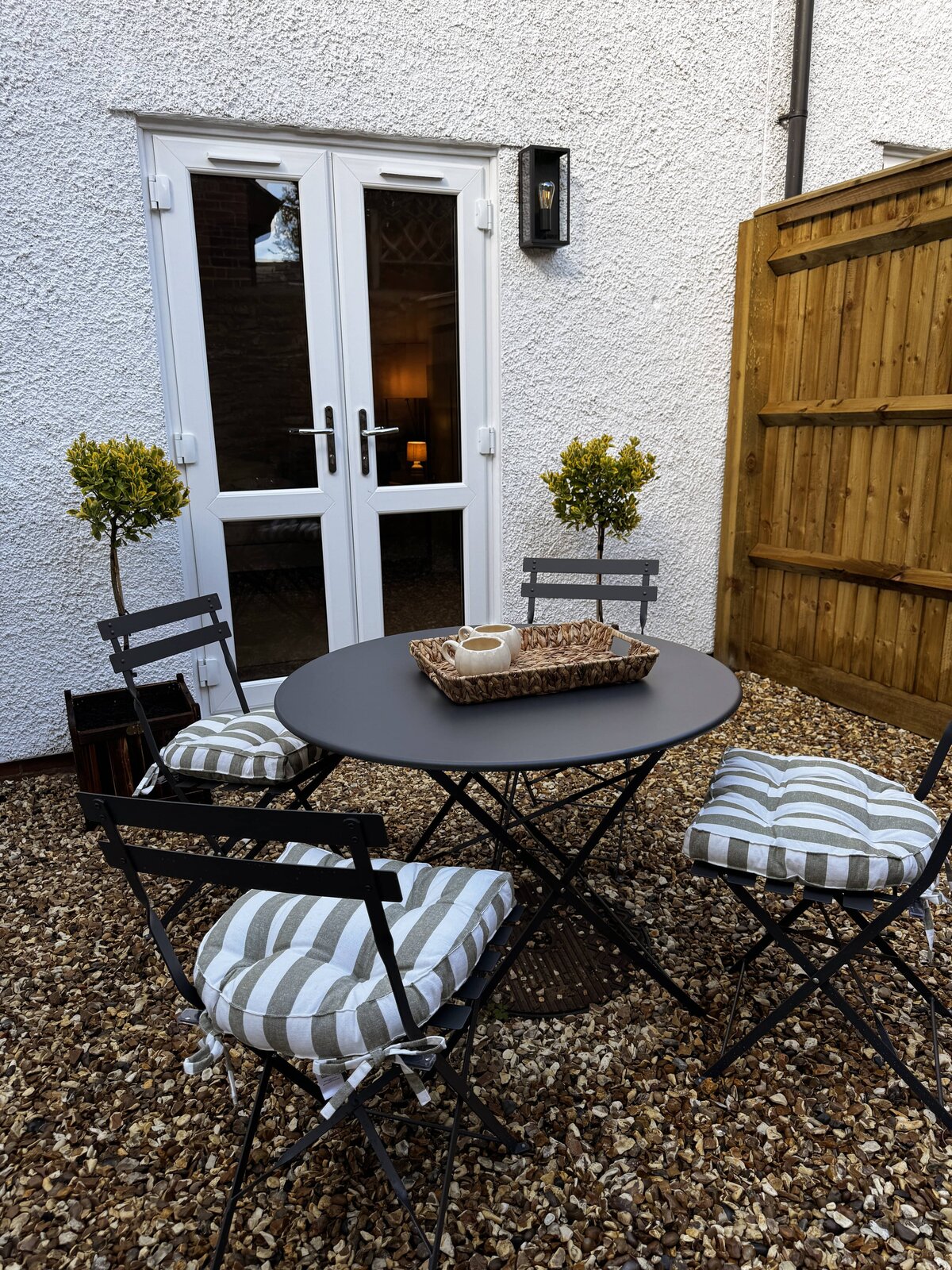 The Hideaway: Luxury 2 Bedroom Cottage