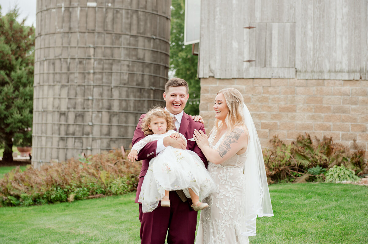 115-Wedding Family Portrai Highlights-017_2518-Wedding Photography- St Cloud MN- Central MN, Nicole Hollenkamp