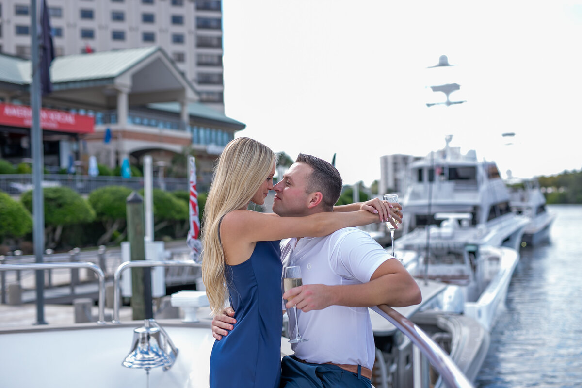 foto-bohemia-tampa-bay-yacht-proposal-chantilly-chic-celebrations-24