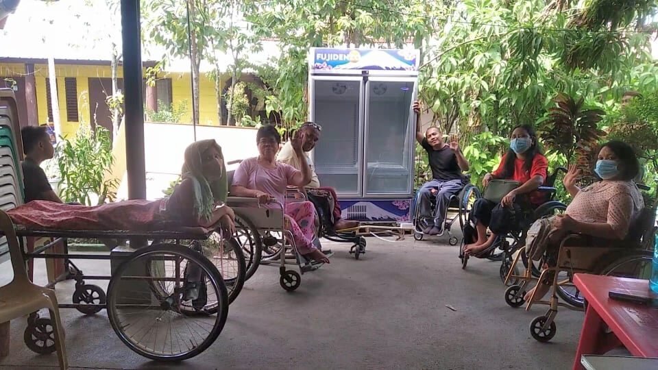 Social Services - 2022 - 1 SAKADAB members who received a showcase chiller