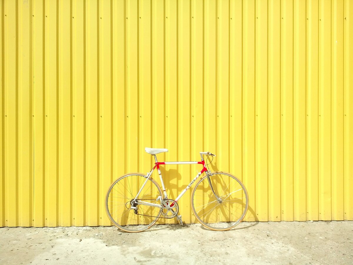 yellow corrugated aluminum background for the socialfizz social media services