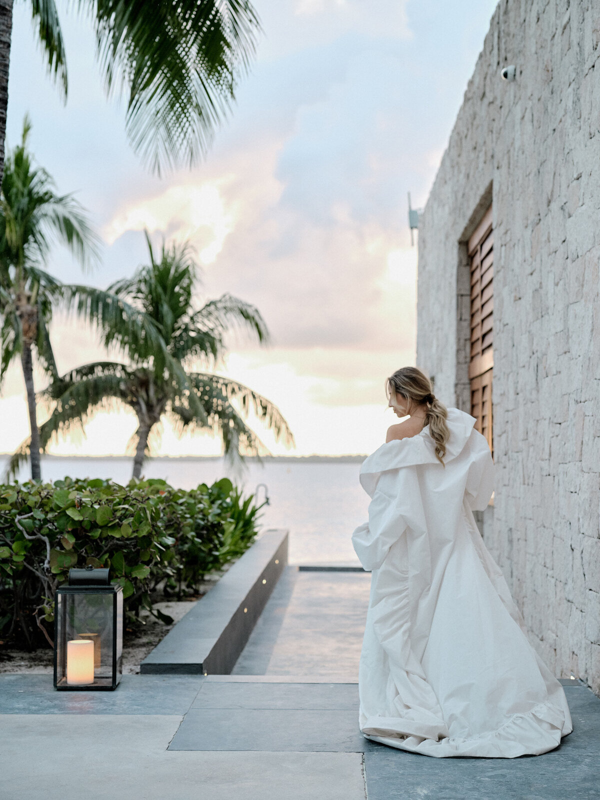 EDW-Editorial photography beachfront suite Mexico