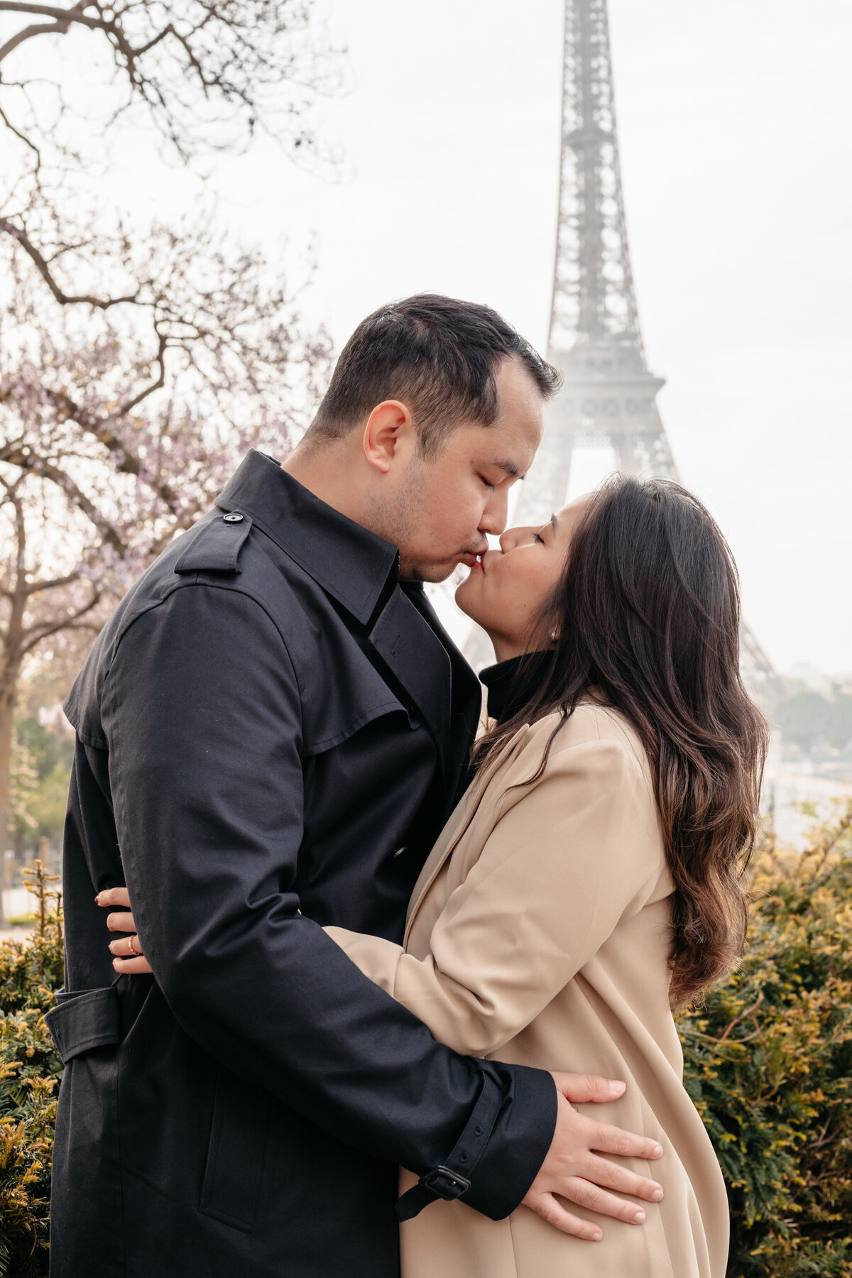 Couple Photoshoot at the Eiffel Tower