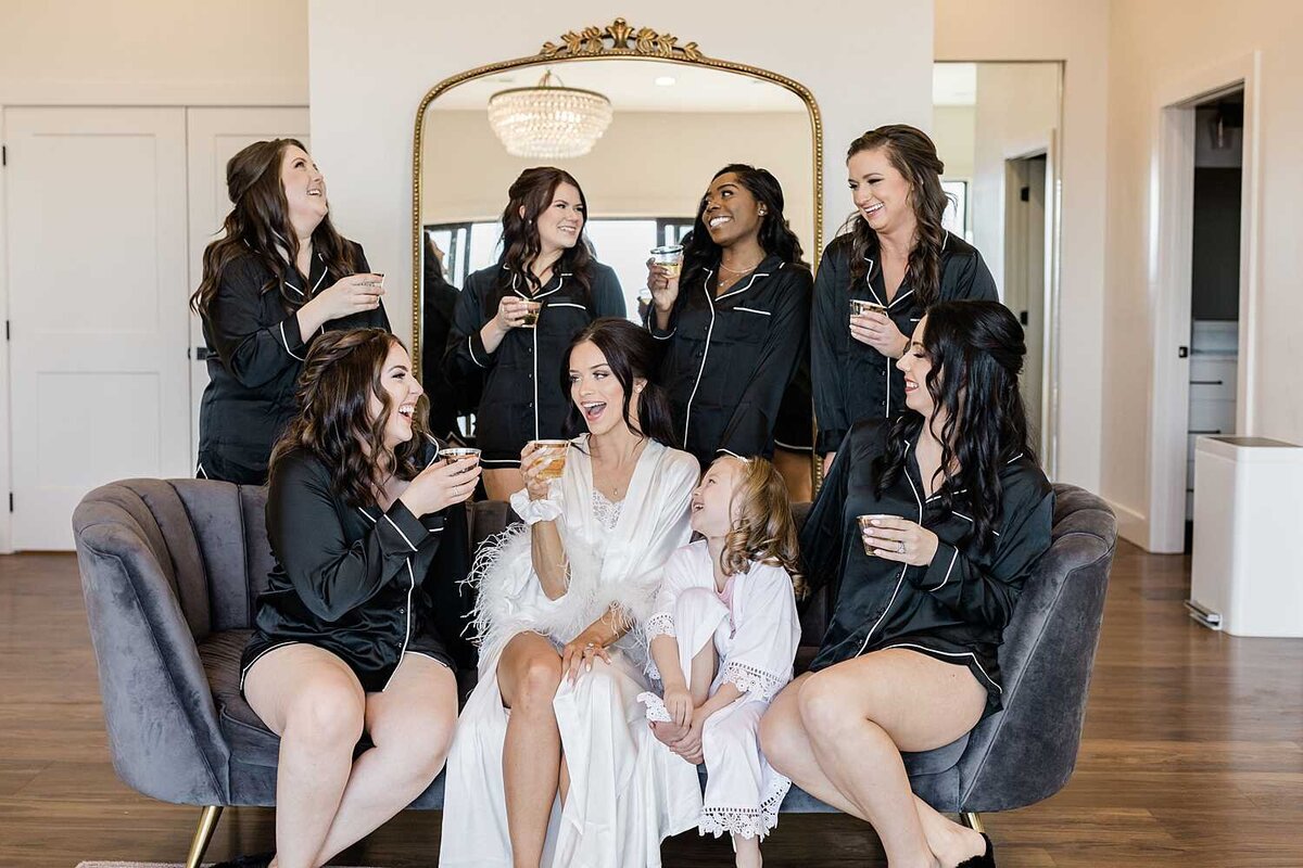 tennesse-destination-wedding-venues-bridal-party-photos
