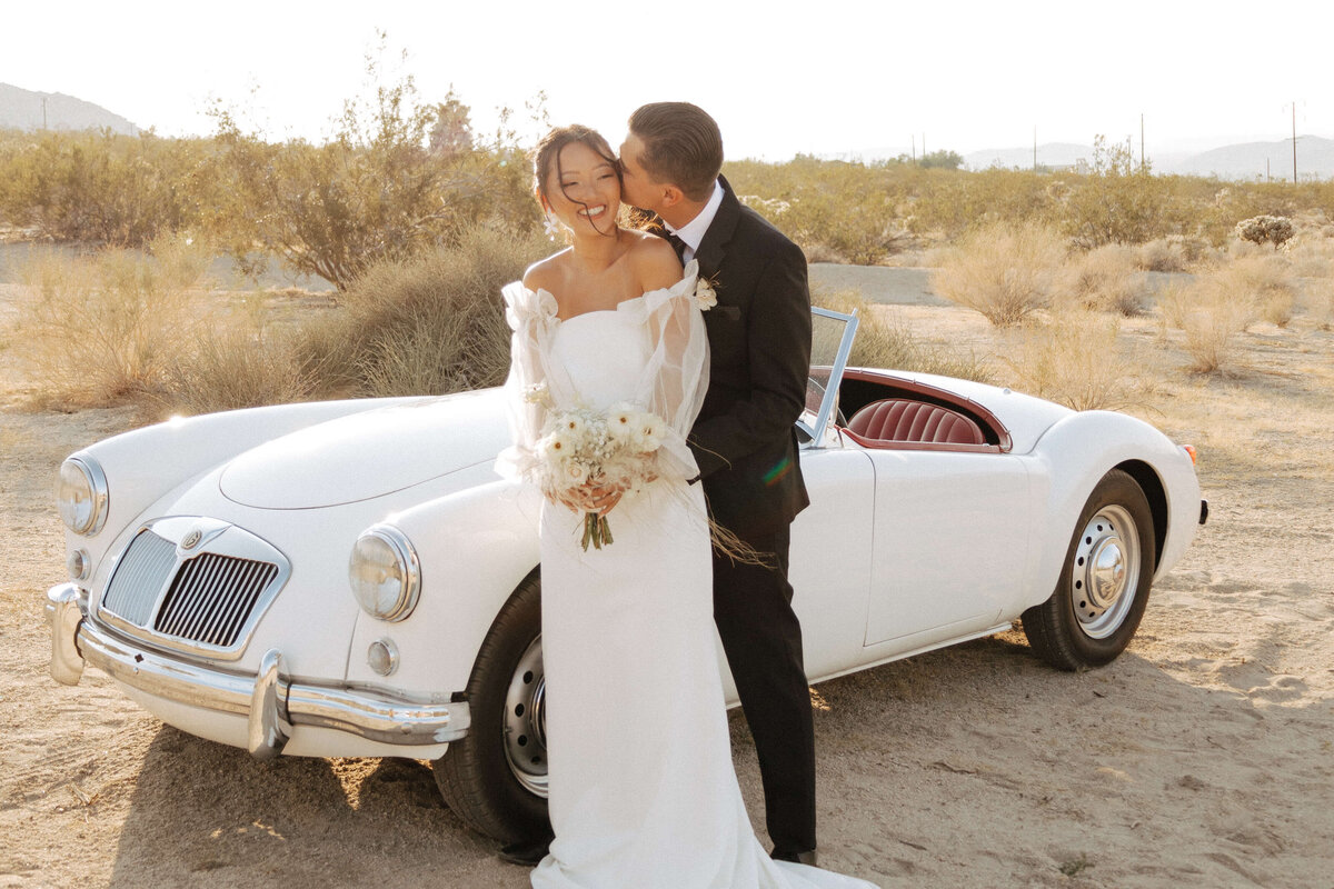 Joshua Tree Elopement _ Megan Badia Photography 2-14