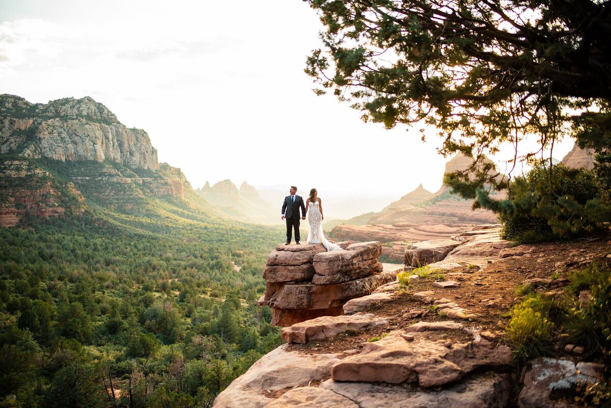 Merry_Go_Round_Rock_Sedona_AZ_Danielle_Holman_Wedding_Photography__0015