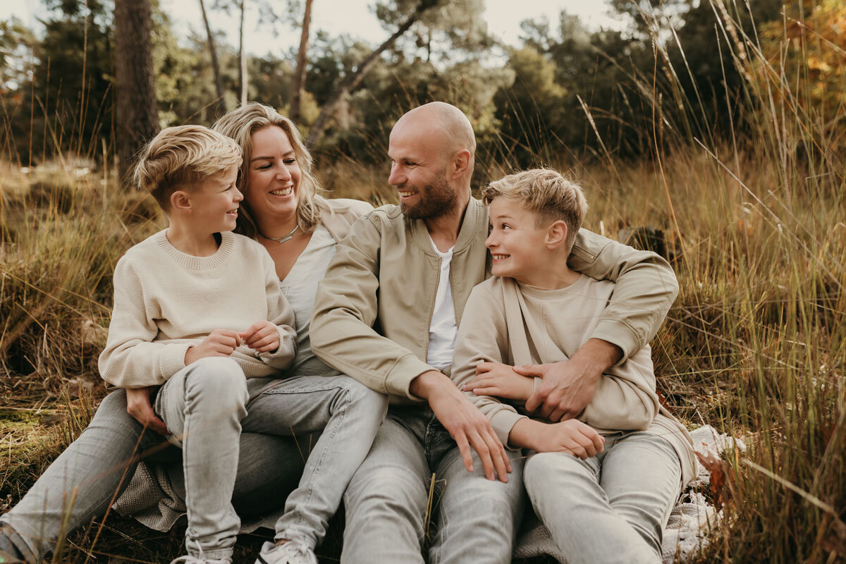 Van-den-Berg-BlinkendBeeld-gezinsfotograaf-gezinsshoot-gelderland-brabant