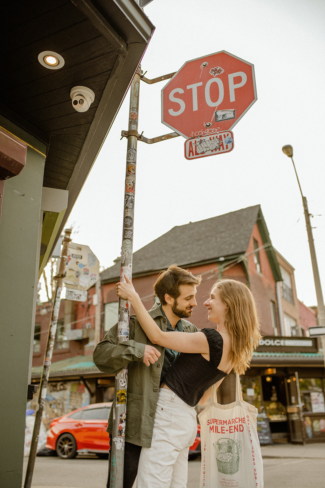 downtown-toronto-kensington-market-engagement-session-nontraditional-artsy-indie-film-romatic-1485