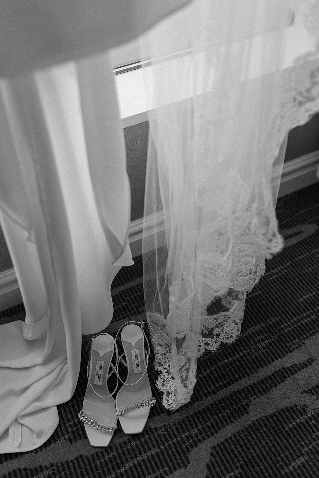 timeless-getting-ready-wedding-photography-1