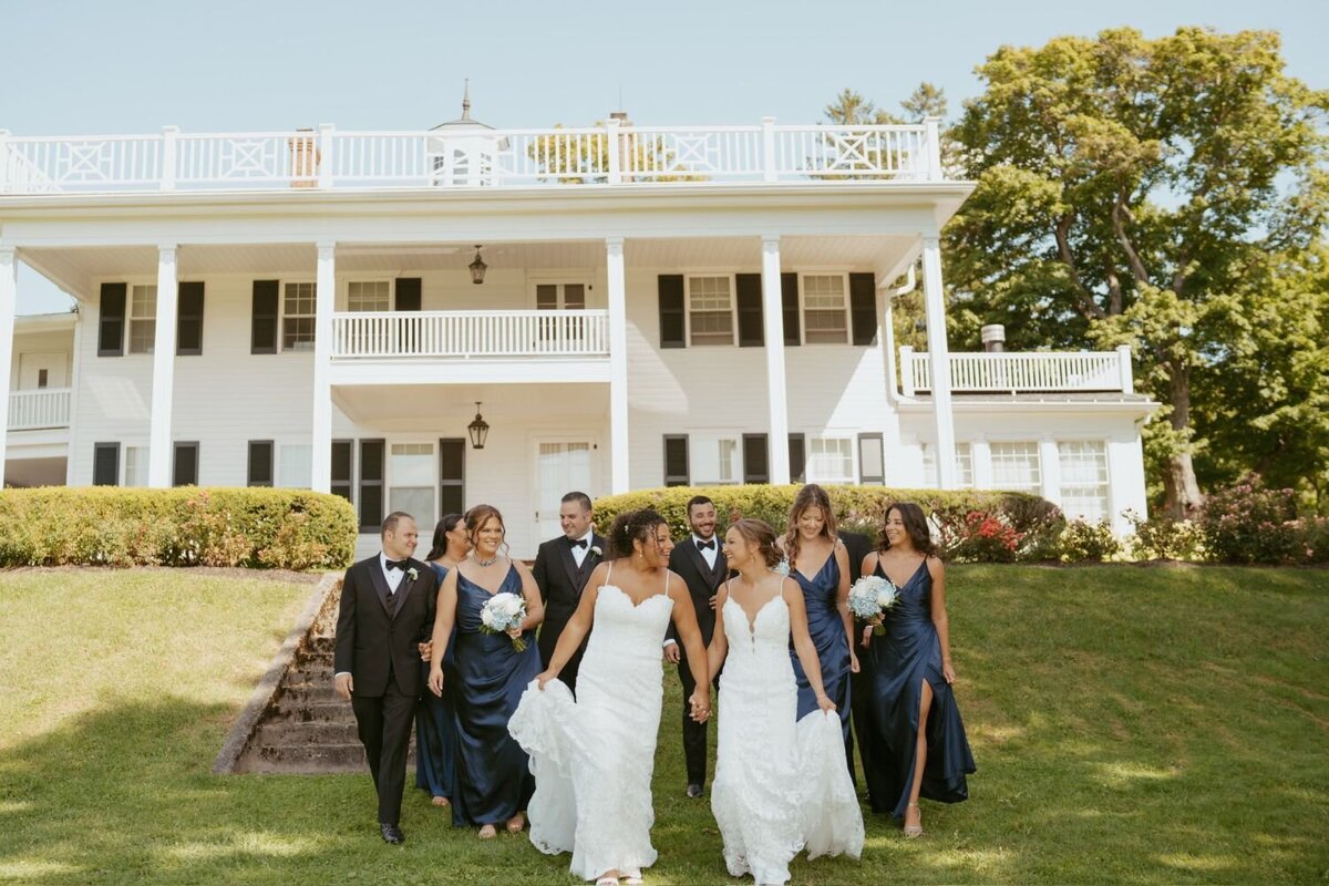 outdoor-same-sex-wedding-19