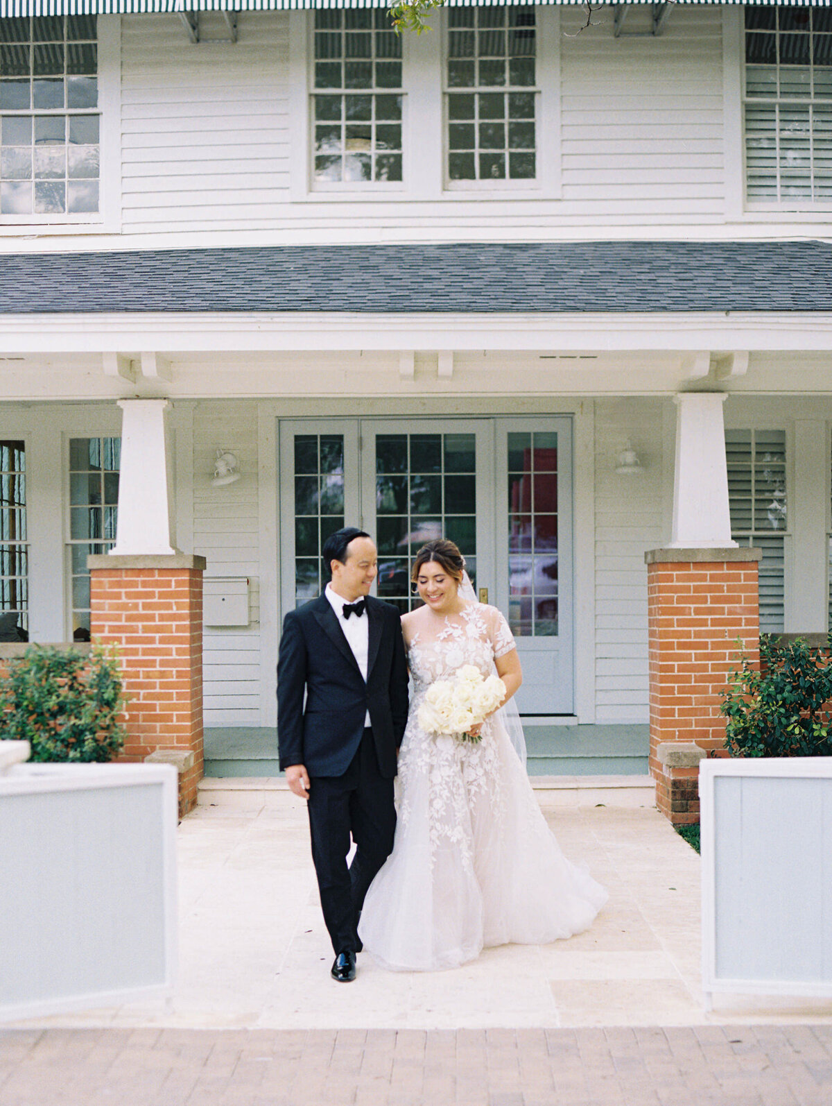 33_Austin_Wedding_Photographer_Wish_Well_House_Wedding