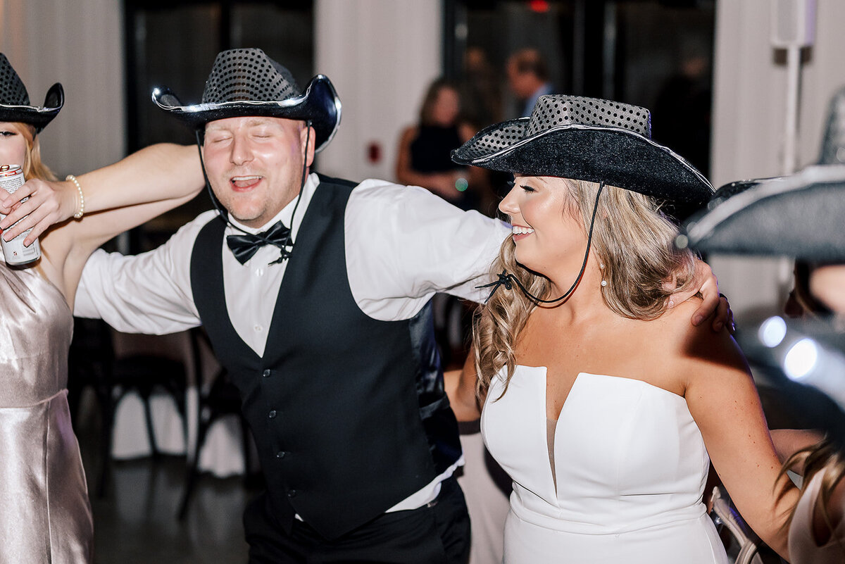 Lauren-Brandon-Wedding_JuliaDobosPhotography-1062