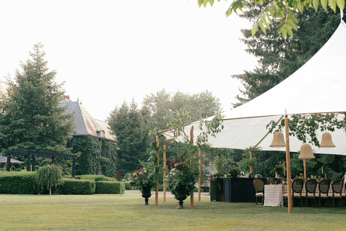 Jordyn_Dryden_Traverse_City_Michigan_Wedding_Photographer-15