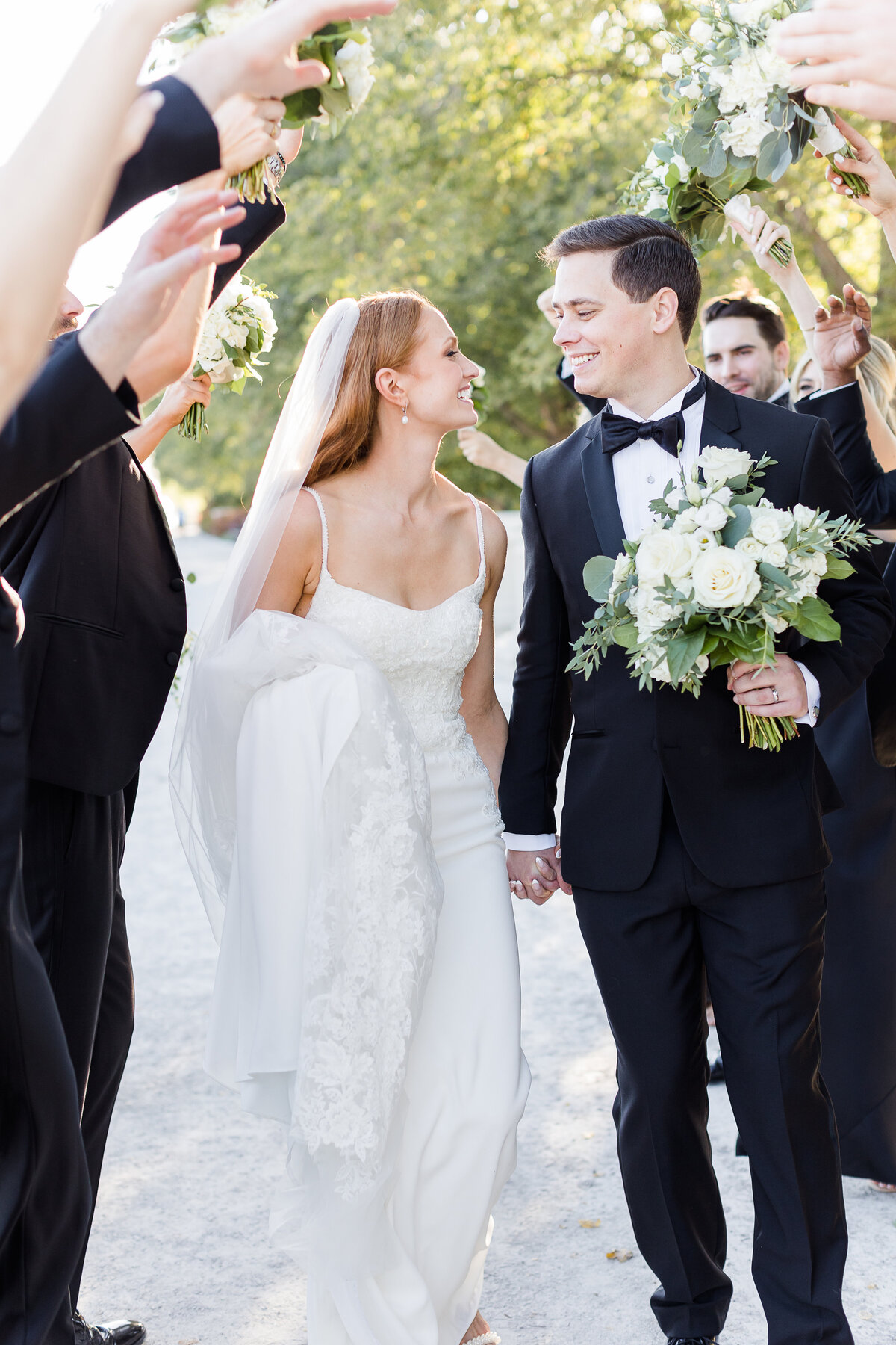 Caroline & Joey wedding sneak peeks. Bella Faith Photography 38
