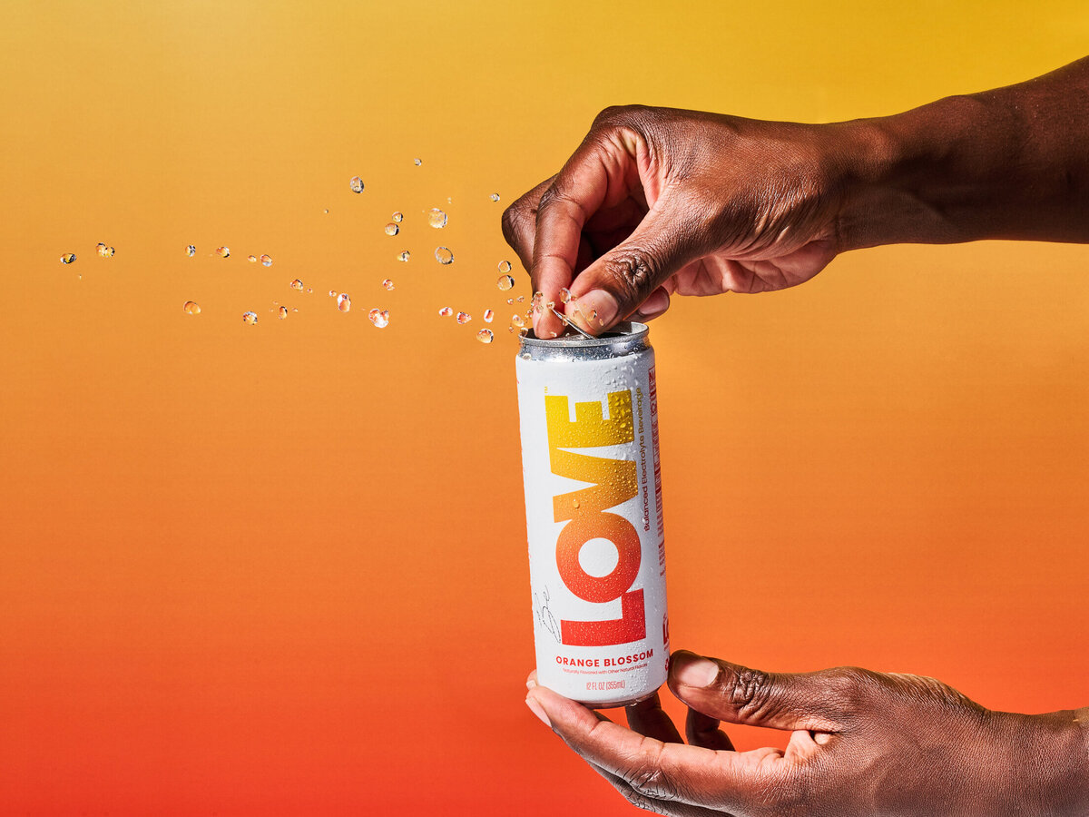 los-angeles-beverage-photographer-drinks-photography-lindsay-kreighbaum-be-love-electrolyte-drink-still-life-lifestyle-canned-drink-10