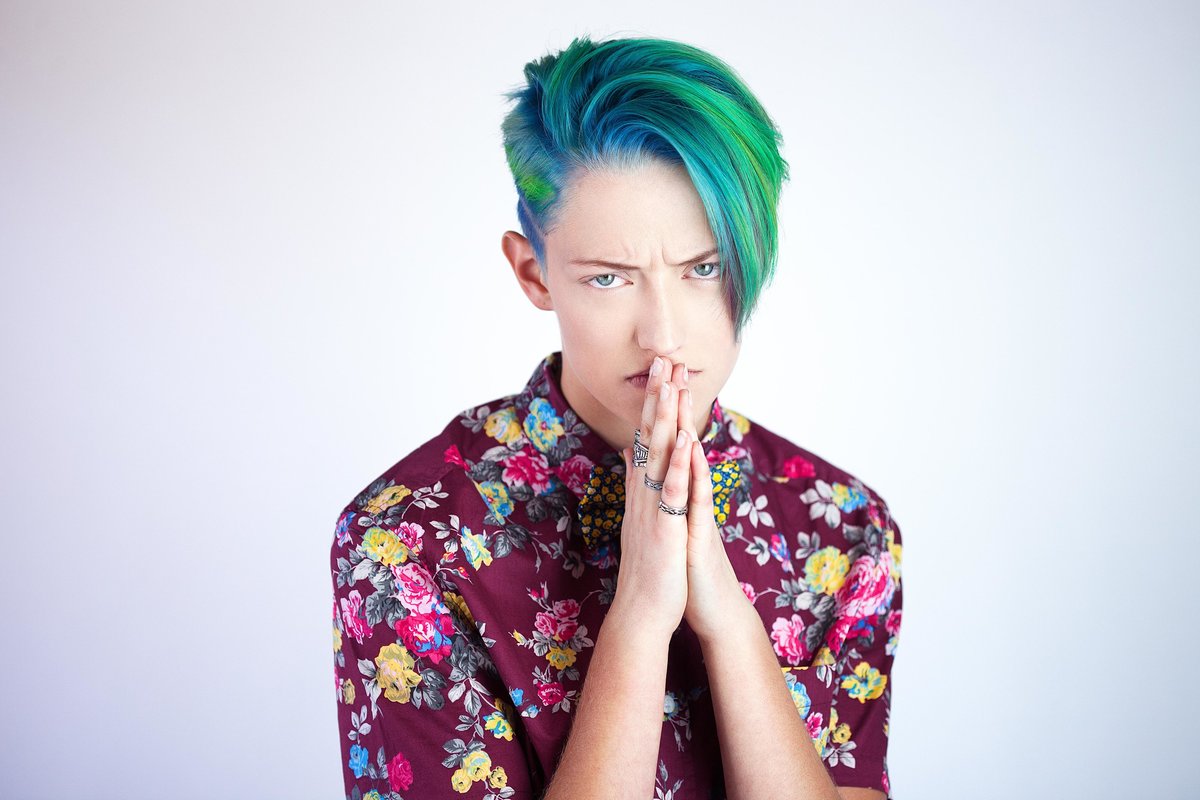 emily-mazour-hairstylist-holly-seeber-photographer-77-salon-menswear-awesome-16