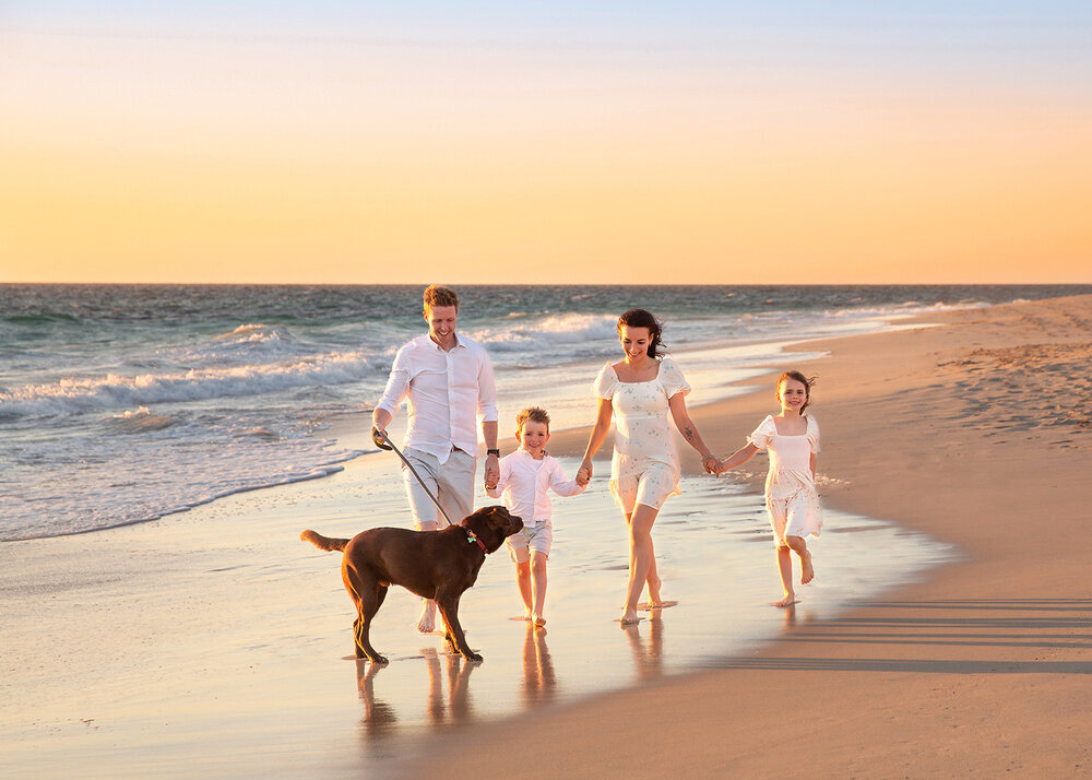 FAMILY_WITHKIDSDOGSATTHEBEACHSUNSET
