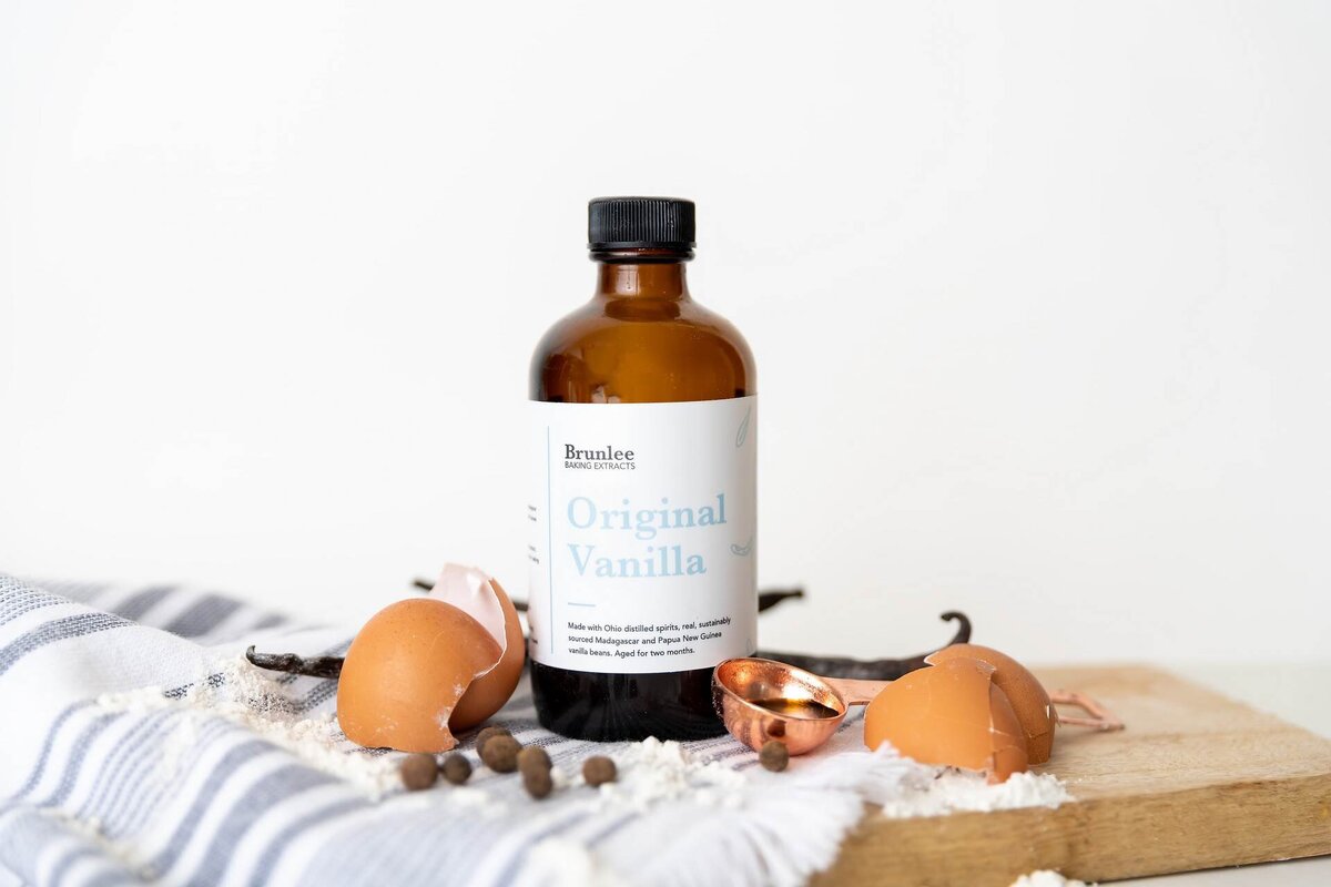 vanilla extract with eggs