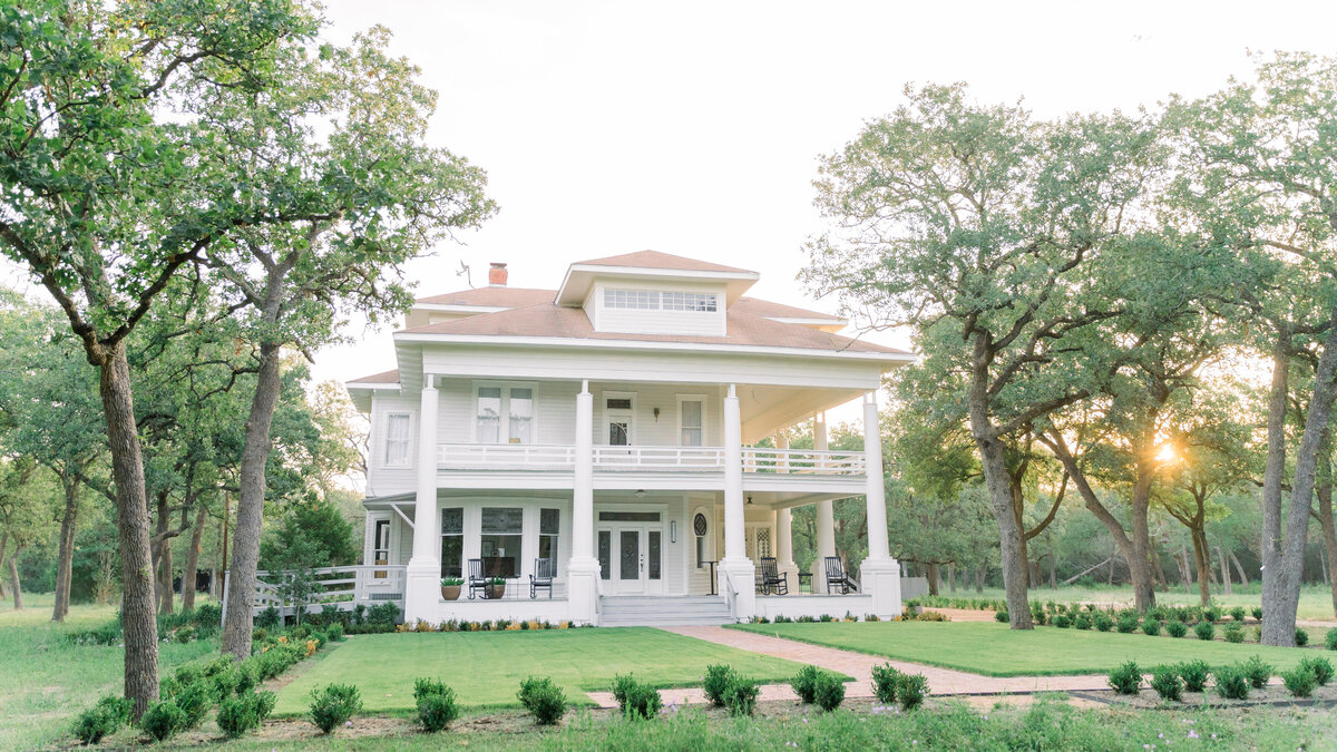 Texas Styled Shoot at the Grand Lady Austin Texas
