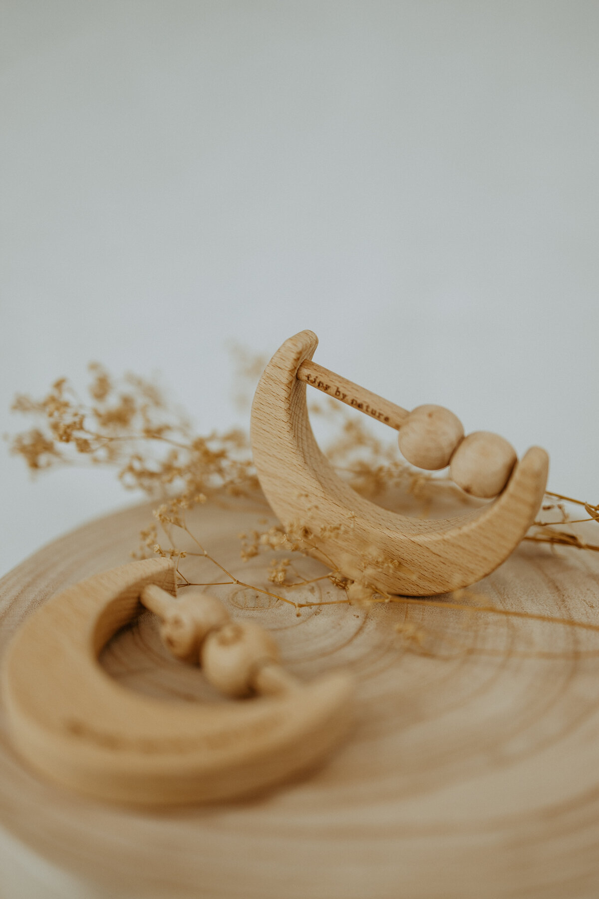Jillian Keefe Photography operates out of a studio in Duvall, Washington where she serves as a commercial brand an product photographer.