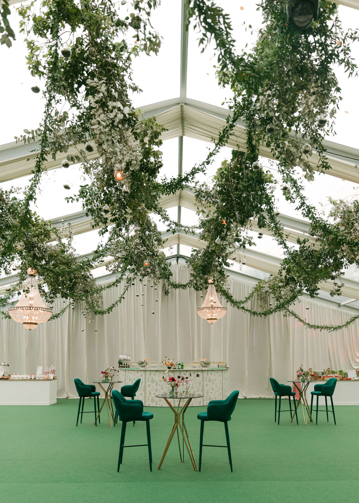 chloe-winstanley-wedding-oxford-gsp-reception-tent