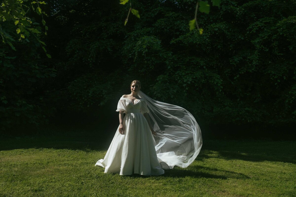 Elegant, timeless photography illed with love and memories from your wedding day.