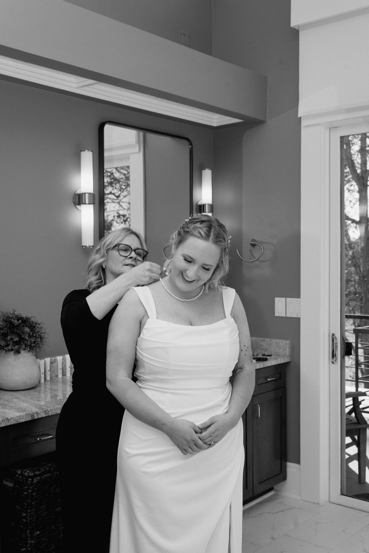 bay-wedding-statesville-NC-elopement-lizarrietaphotography-33