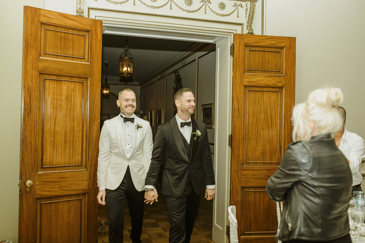 toront-university-club-lbtq+-wedding-couples-session-queer-positive-all-love-downtown-toronto-237