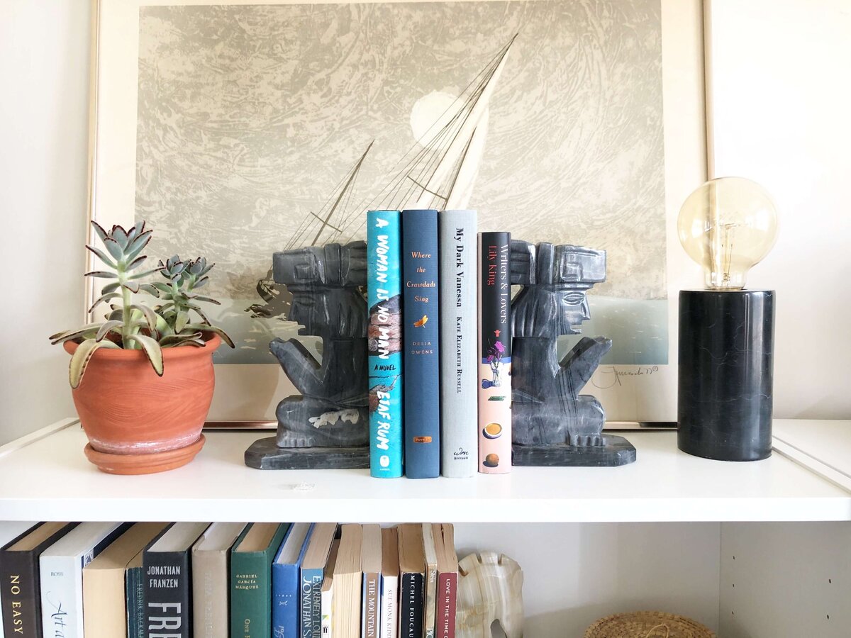 bookshelf-styling