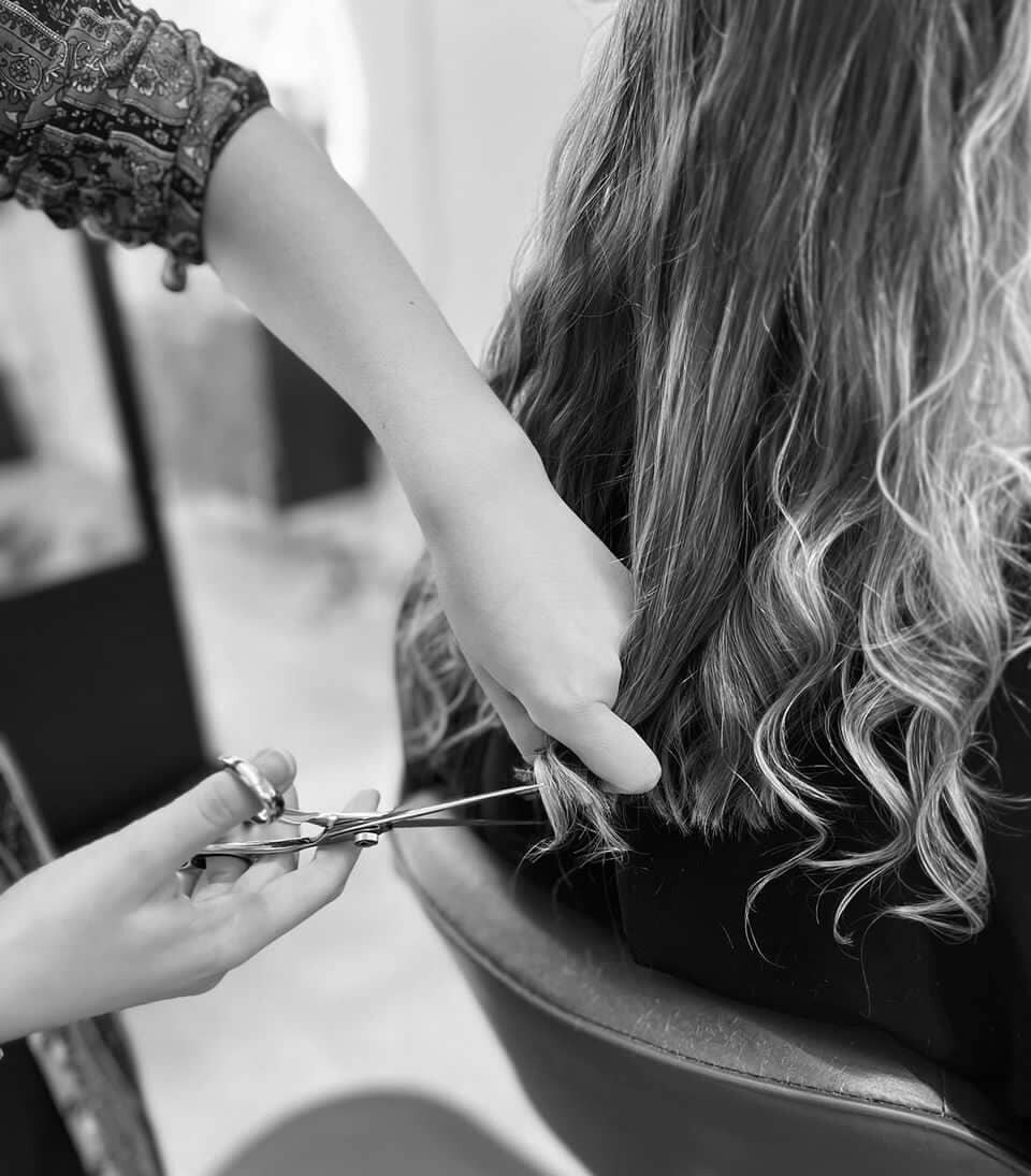 Make an Appointment at Grow Salon + Wine Bar TX