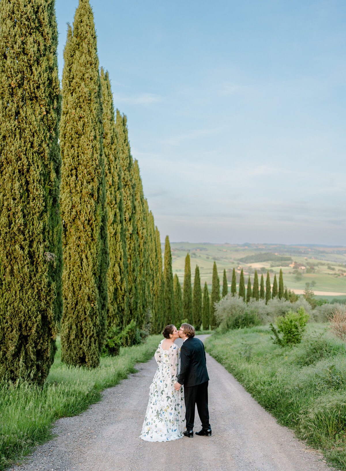 25-rebecca-yale-tuscany-floral-wedding-borgo-finocchieto