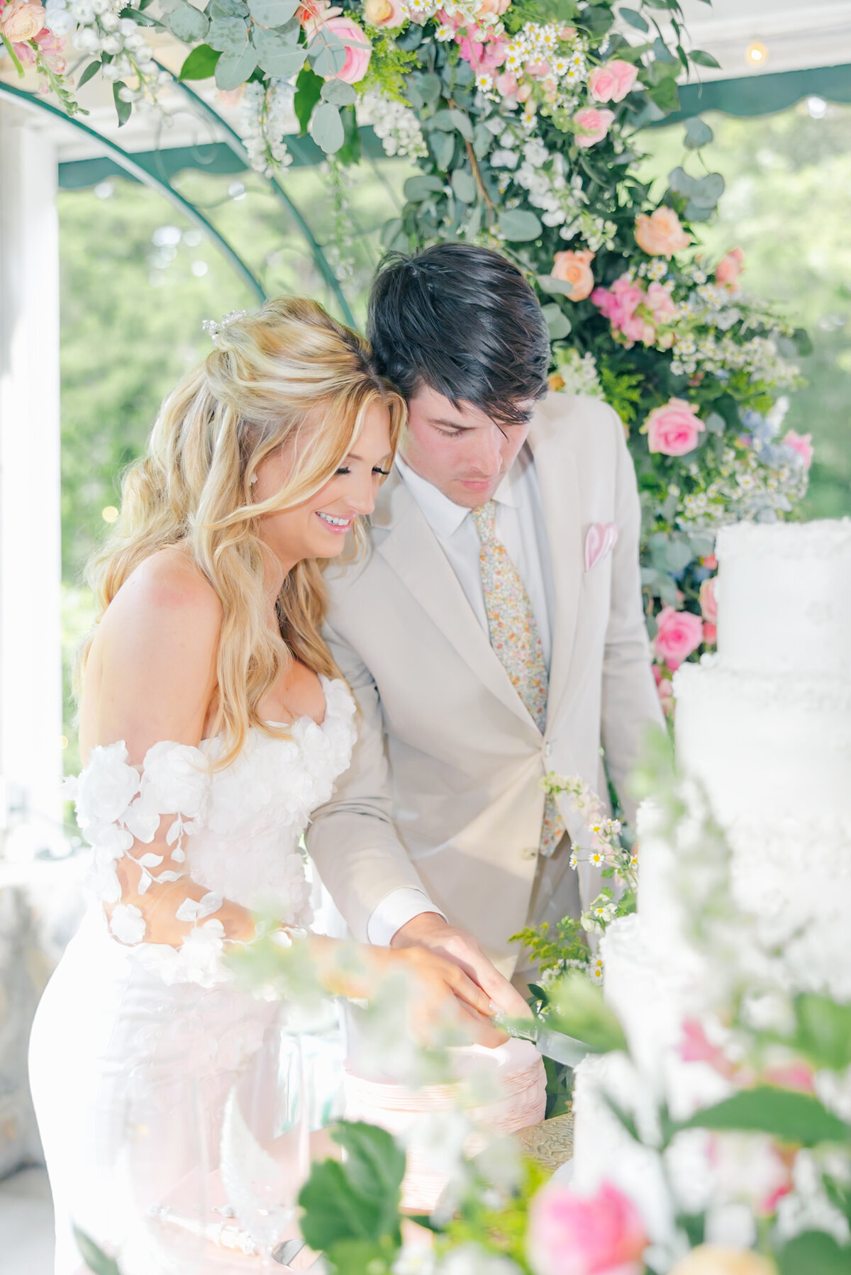 Sneak Peeks Creekside at Colliers End May Wedding | Lauren Elliott Photography | Emily & Kyle Anderson -144