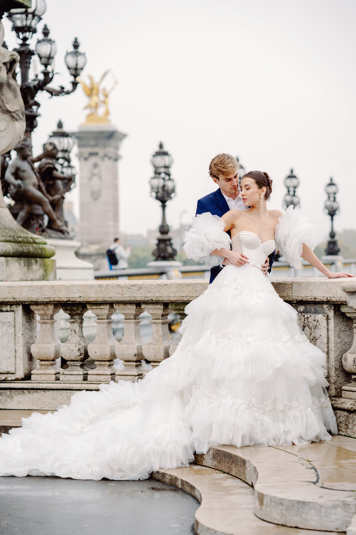 Bridal session in Paris photographed by Paris wedding photographer
