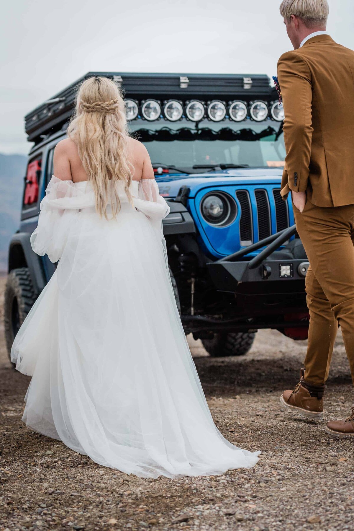 activity-ideas-for-a-luxury-desert-elopement-experience-in-death-valley-Soul-and-Sky-Weddings