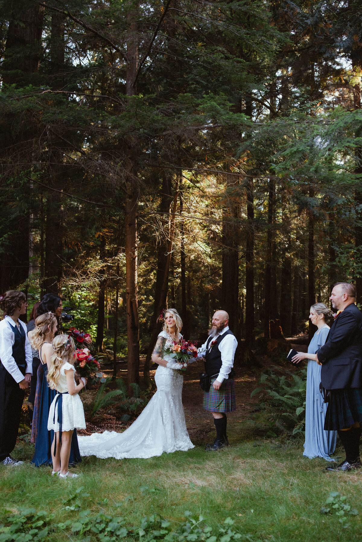 traditional-scottish-wedding-ceremony-kilt-groom-sechelt-sunshine-coast-lowres_1