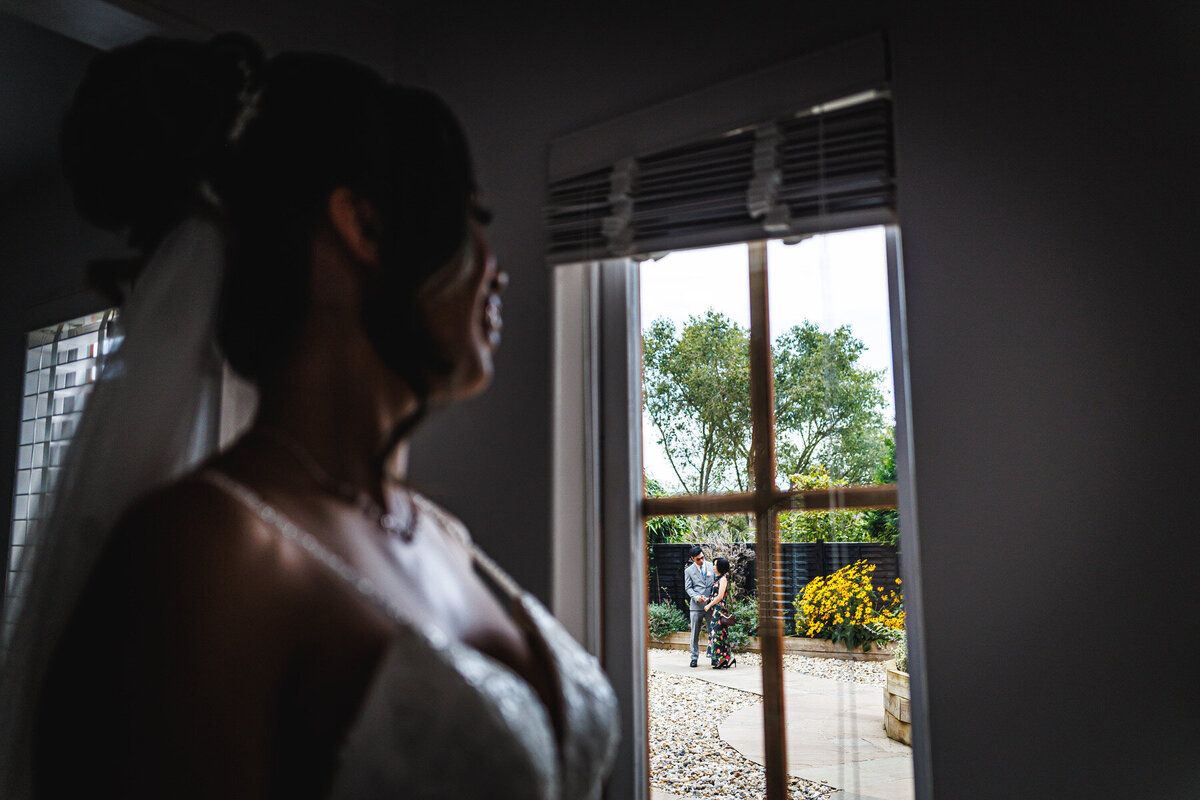 Natural Wedding Photographer Kent_cplavery JESS LUKE peeks 24-114-1