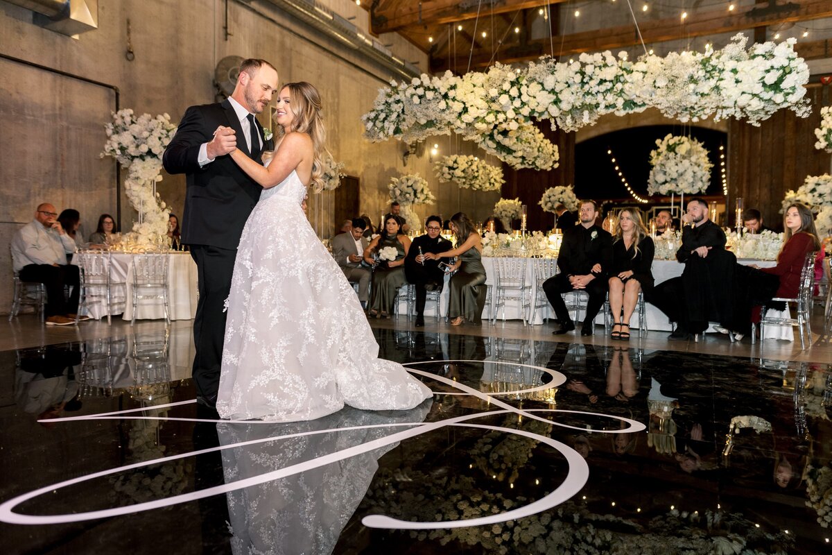 Lindsey-and-Justin-Wedding-Emily-Nicole-Photo-912
