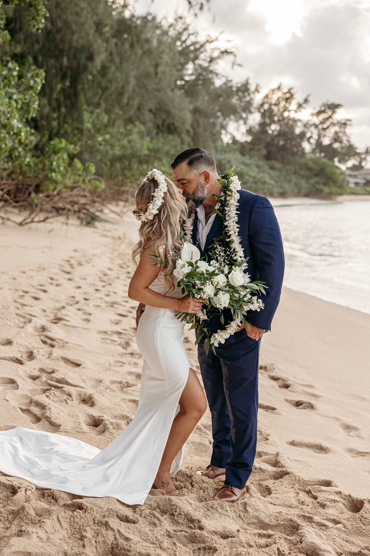 kawela-beach-elopement-5