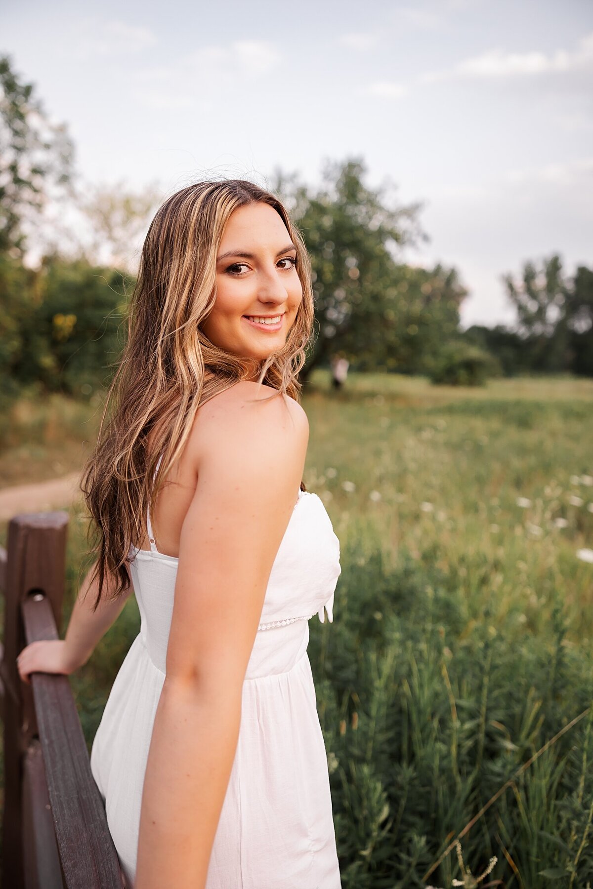 Outdoor Senior Photos Fonfereks Glen Green Bay WI_0284