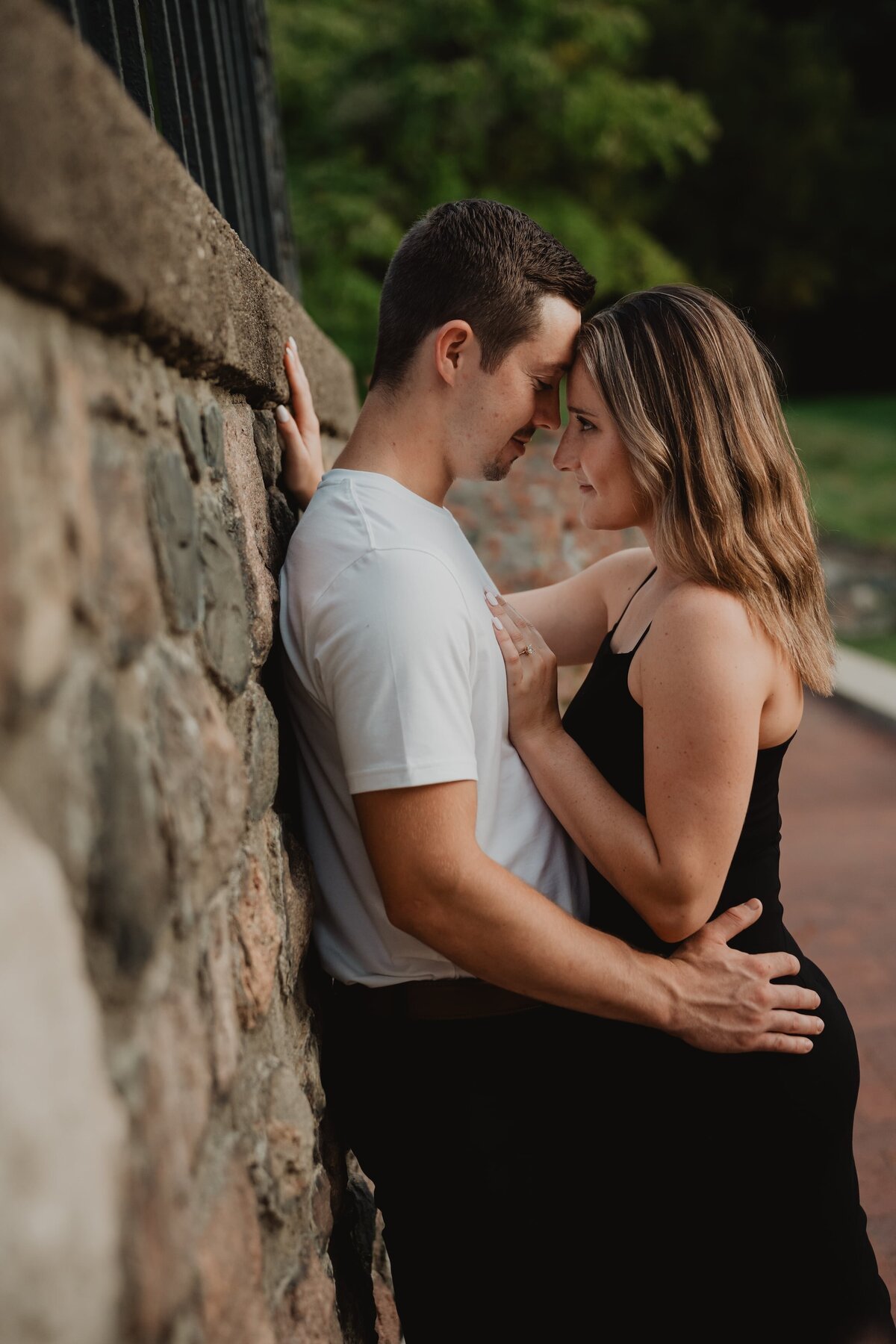 timeless-engagement-photos-cranbrook-museum-west-bloomfield