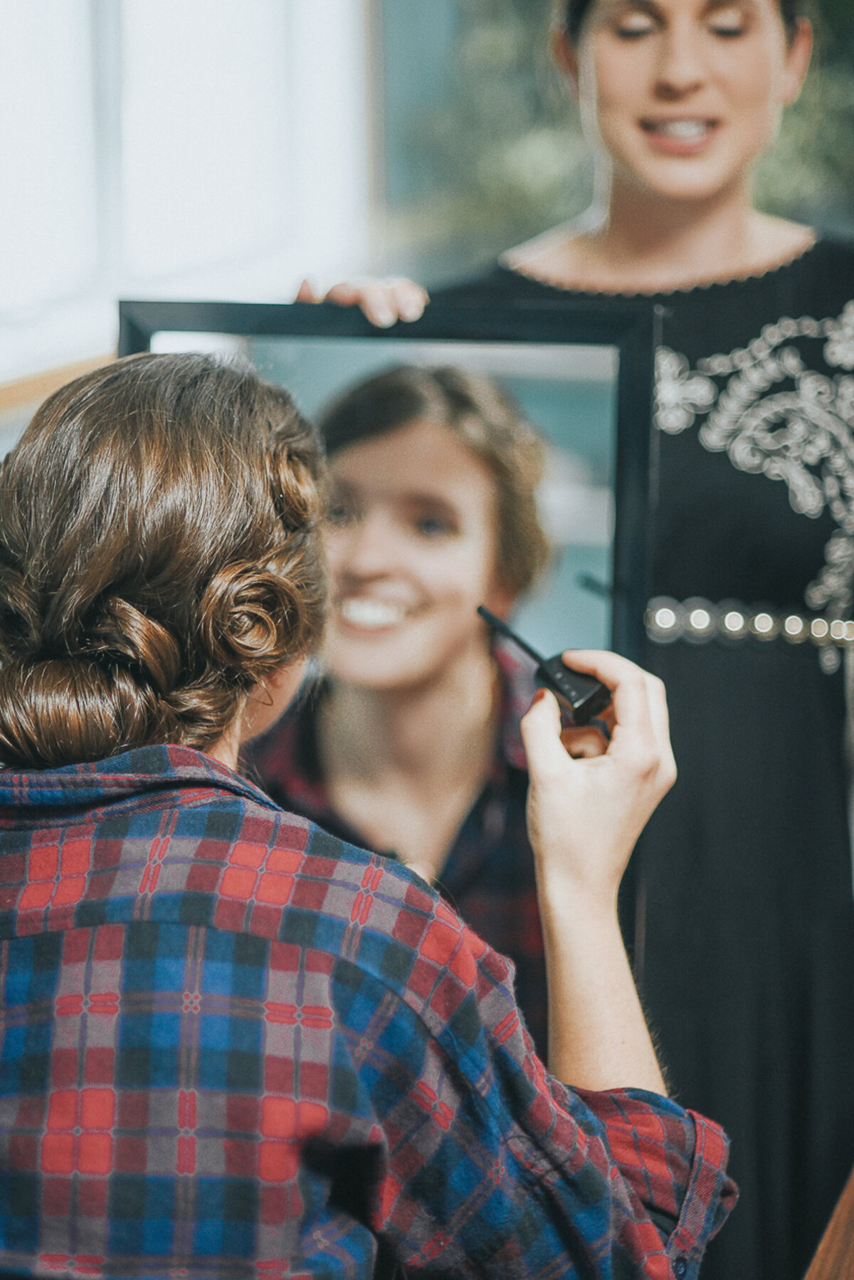 wedding getting ready | Iowa wedding photographer | Iowa Photographer | Playlife | Cedar Rapids | Iowa City | Kalona | Alaynna Ann Schwartz