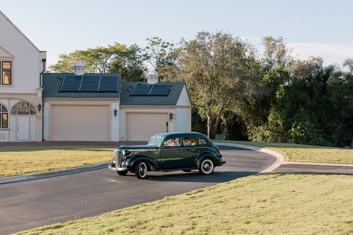 miranda-rose-photo-whitehurst-gallery-elopement-chantilly-chic-celebrations-3