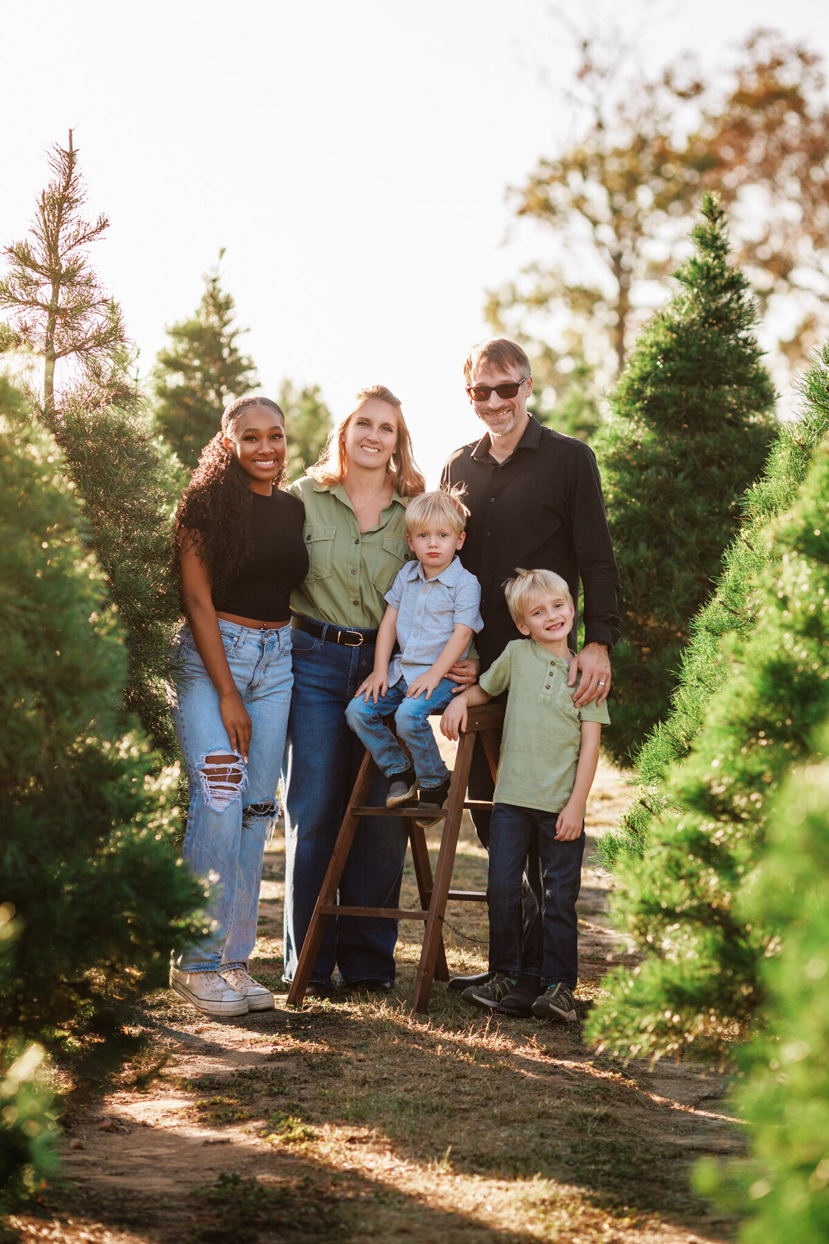 best NW Arkansas family photographer, family portrait studio near me, NWA family photography, family photography packages NWA
