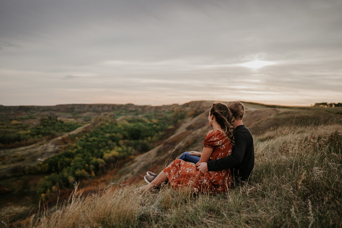 lumy+co_badlands-local-buffalo-jump-engagement-photographer-18