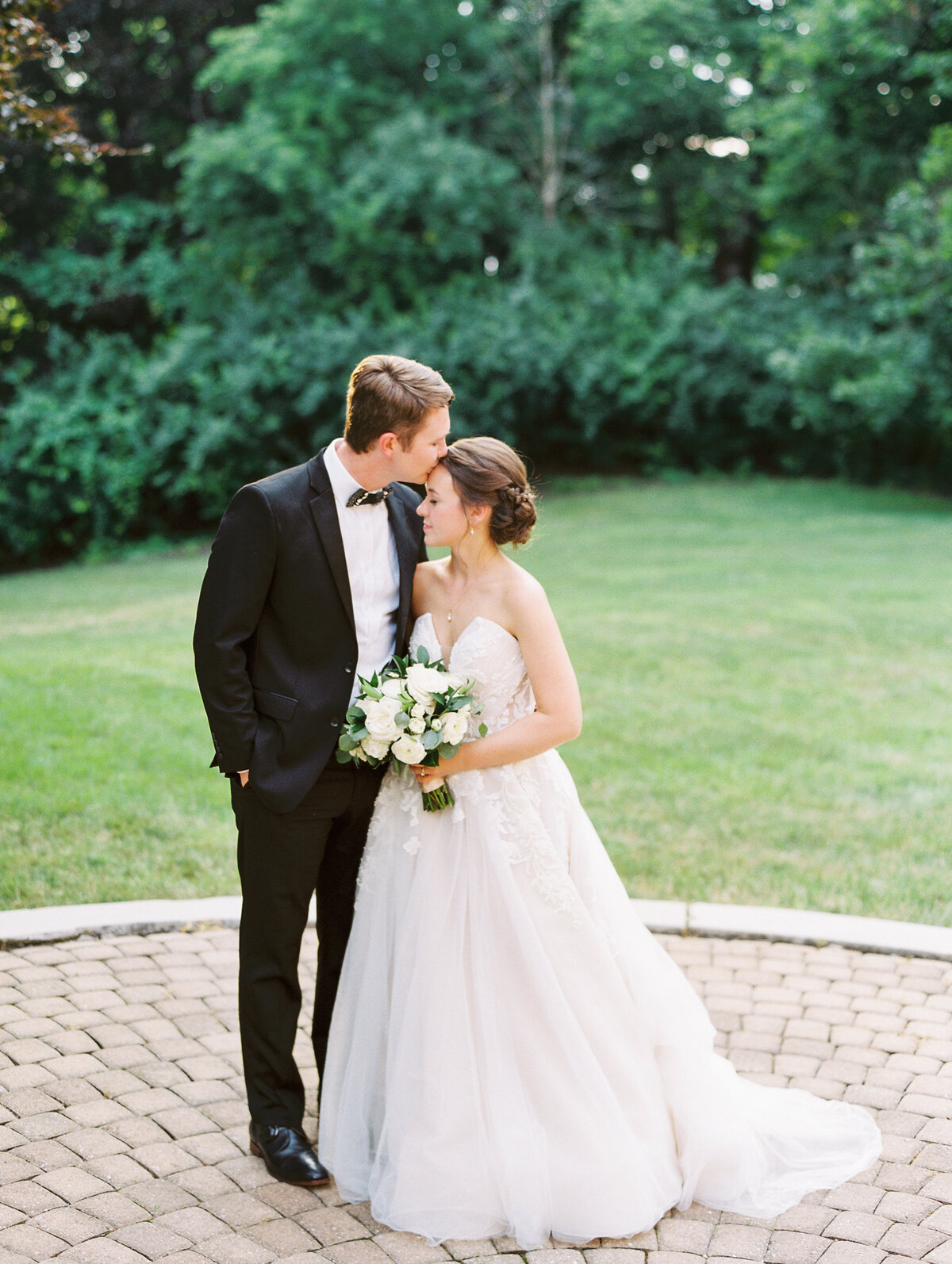 Sharin Shank Photography Fine Art Wedding Engagement Photographer Indiana Destination Light Airy Clasic Timeless Joyful Elopements Elopement Weddings SSP11