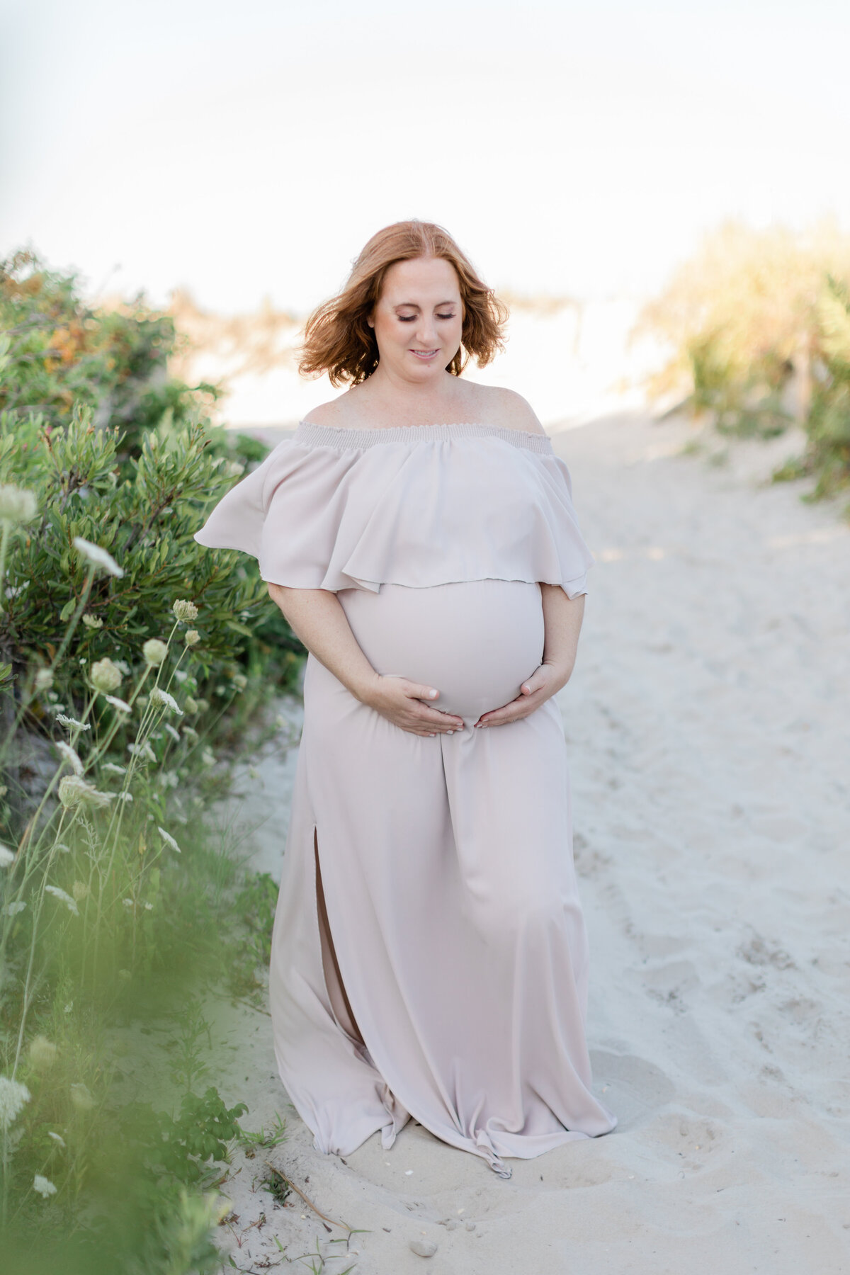 pregnant mom on the beach photographed by by Philadelphia Maternity Photographer